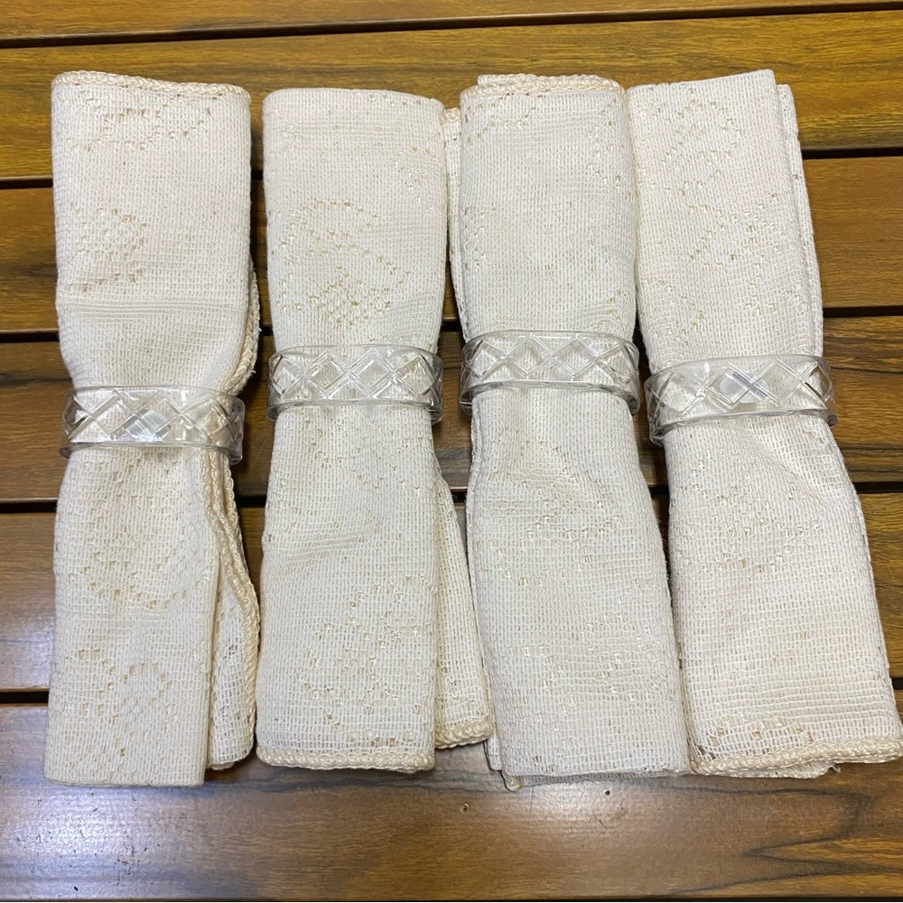 Vintage Set of 4 Cloth Napkins with Plastic Crystal Style Holder Rings Brand New